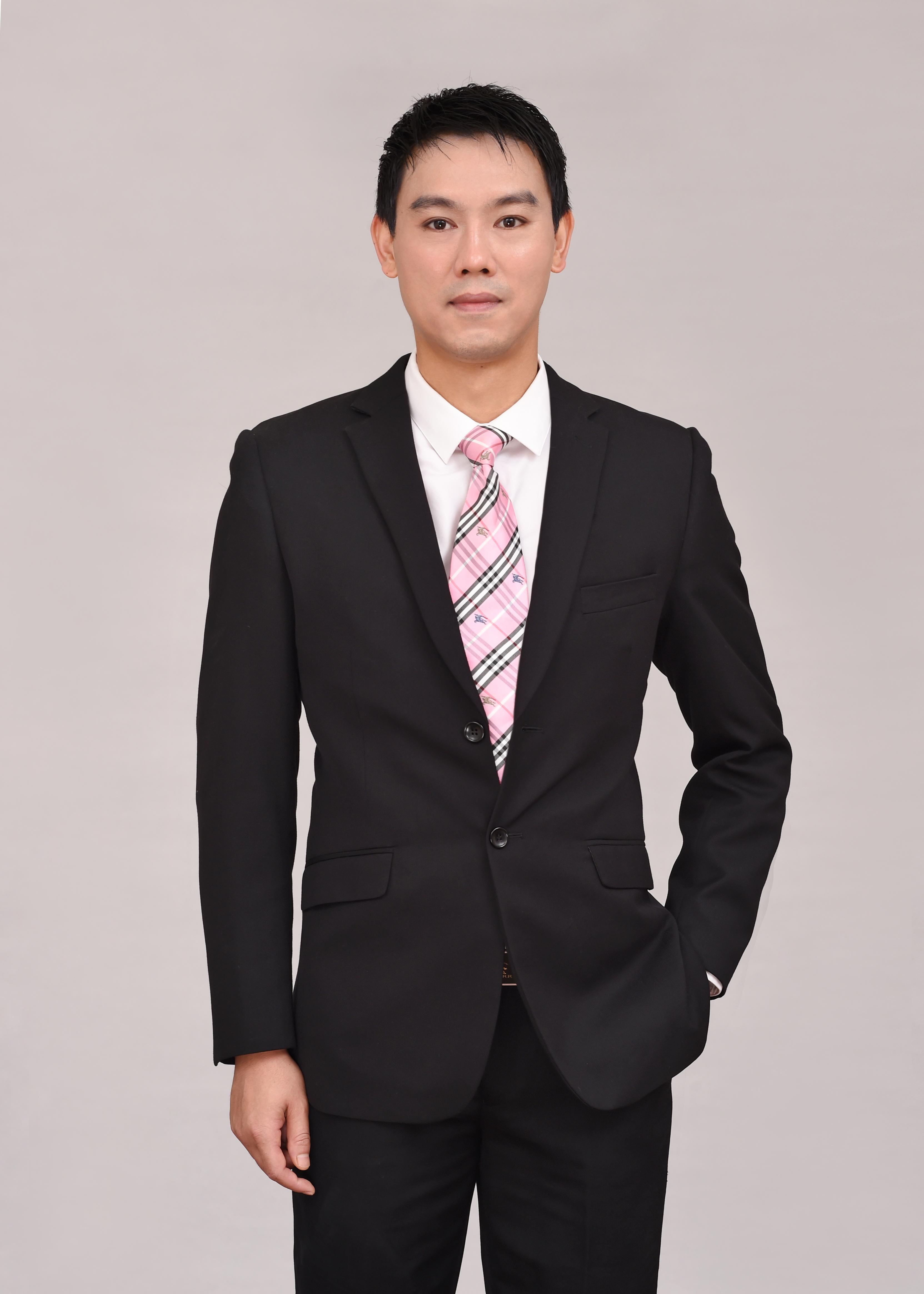 王成伟 视觉与舞美负责人